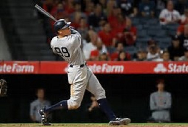 Plantilla de meme aaron judge next kevin mitchell?