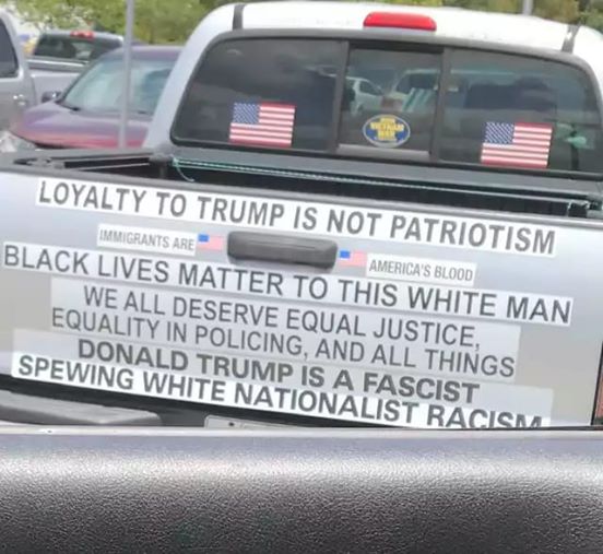 Template meme Anti-Trump bumper stickers