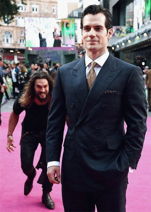 Plantilla de meme Aquaman Sneaking up on Superman