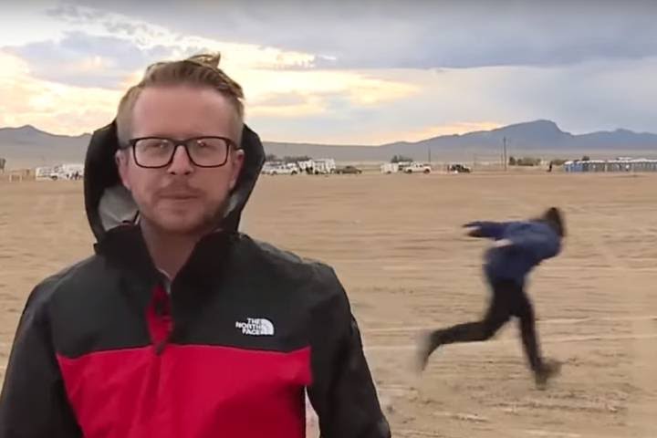 Plantilla de meme Area 51 Naruto Runner