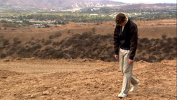 Plantilla de meme Arrested Development Sad Walk
