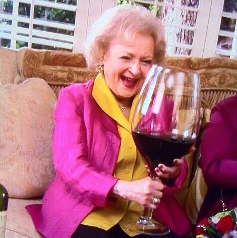 Plantilla de meme Betty White Wine
