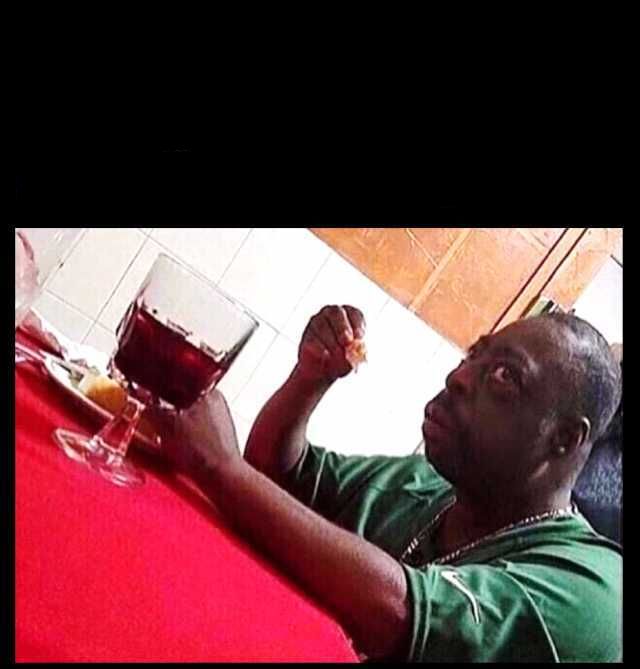 Plantilla de meme black man eating