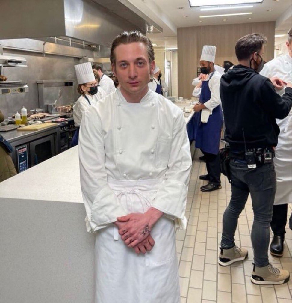 Plantilla de meme Carmy The Bear Chef
