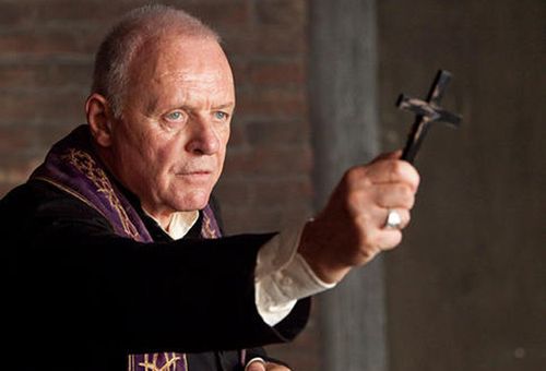 Plantilla de meme Catholic Exorcist