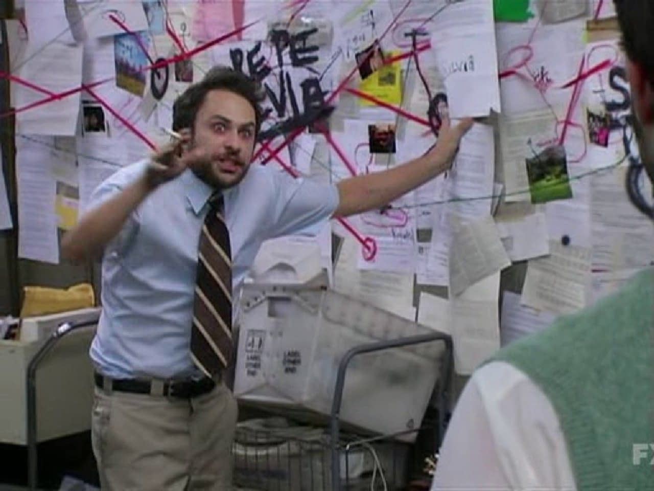 Plantilla de meme Charlie Kelly Conspiracy