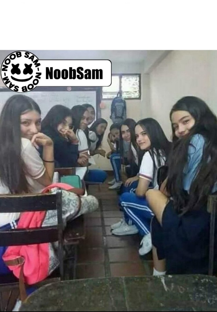 Template meme Classmates staring at meh