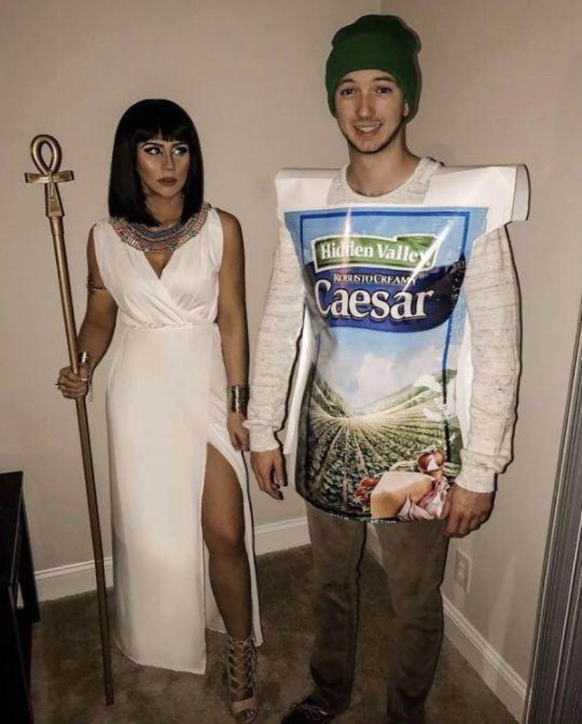 Plantilla de meme Cleopatra and Caesar