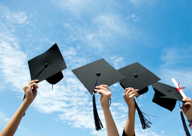 Plantilla de meme college graduation
