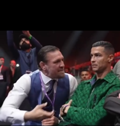 Plantilla de meme Conor Mcgregor Talking to Cristiano Ronaldo