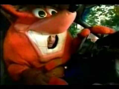 Plantilla de meme Crash Bandicoot Driving