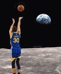 Plantilla de meme Curry shooting from the Moon