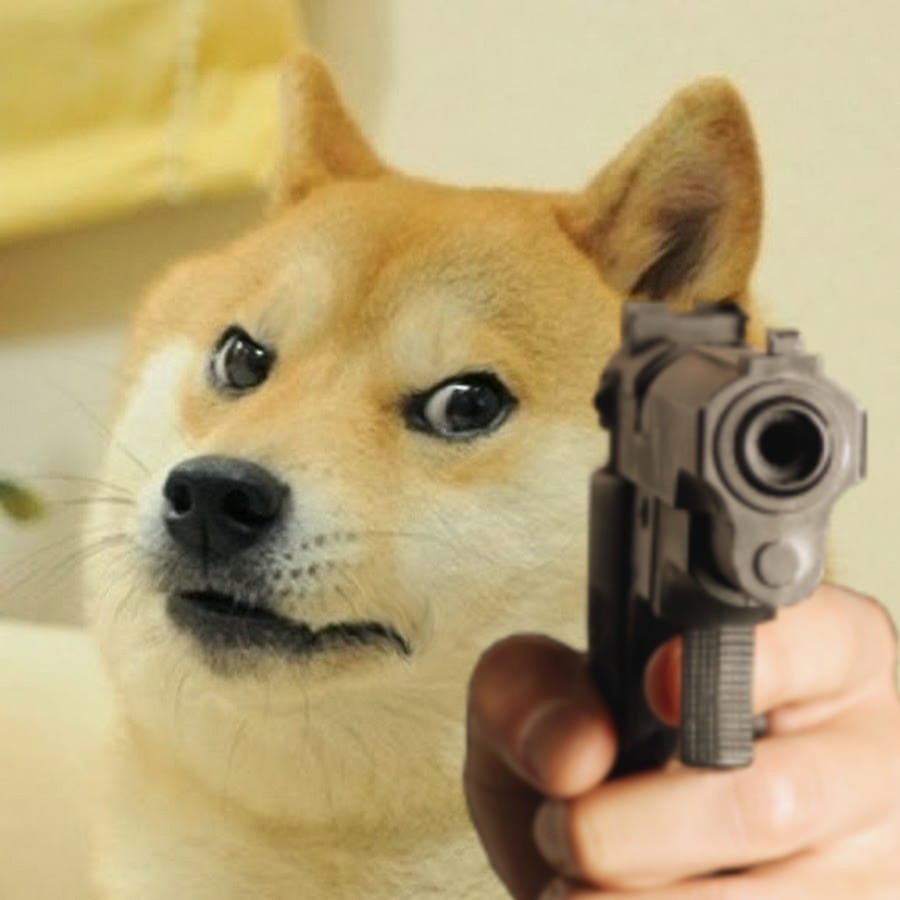 Plantilla de meme Doge holding a gun