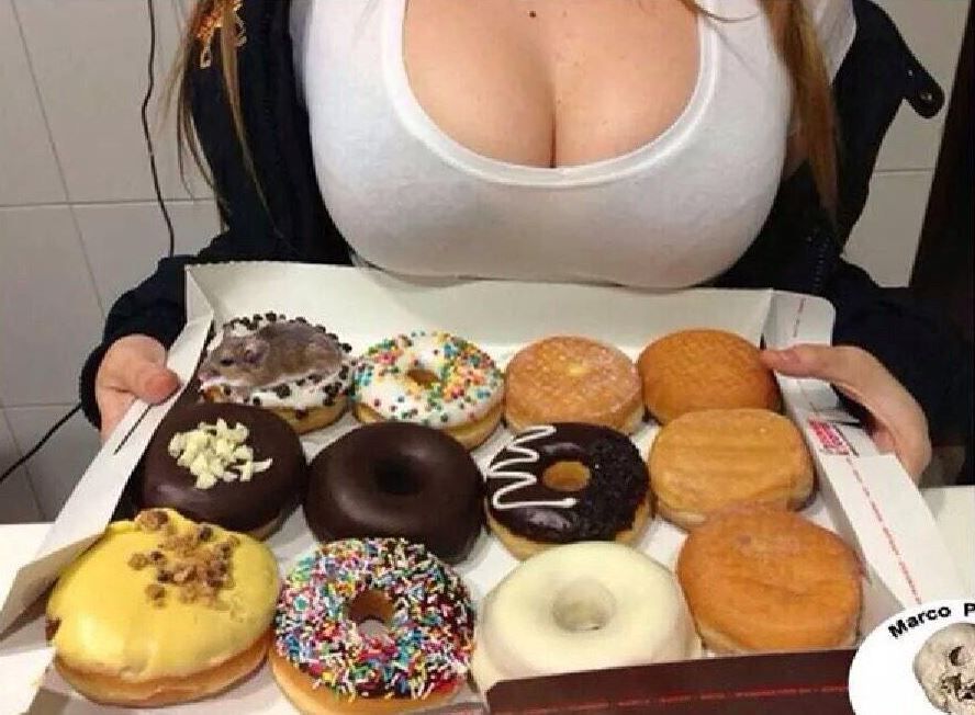 Plantilla de meme Donuts & Boobs