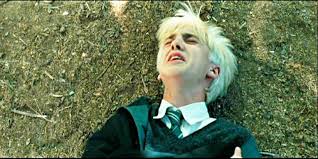 Plantilla de meme Draco Malfoy on the ground