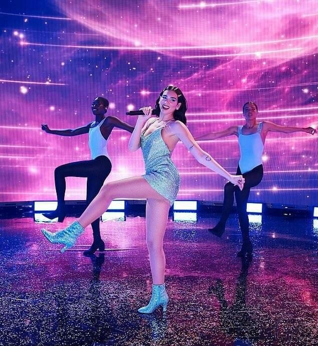 Plantilla de meme Dua Lipa dancing