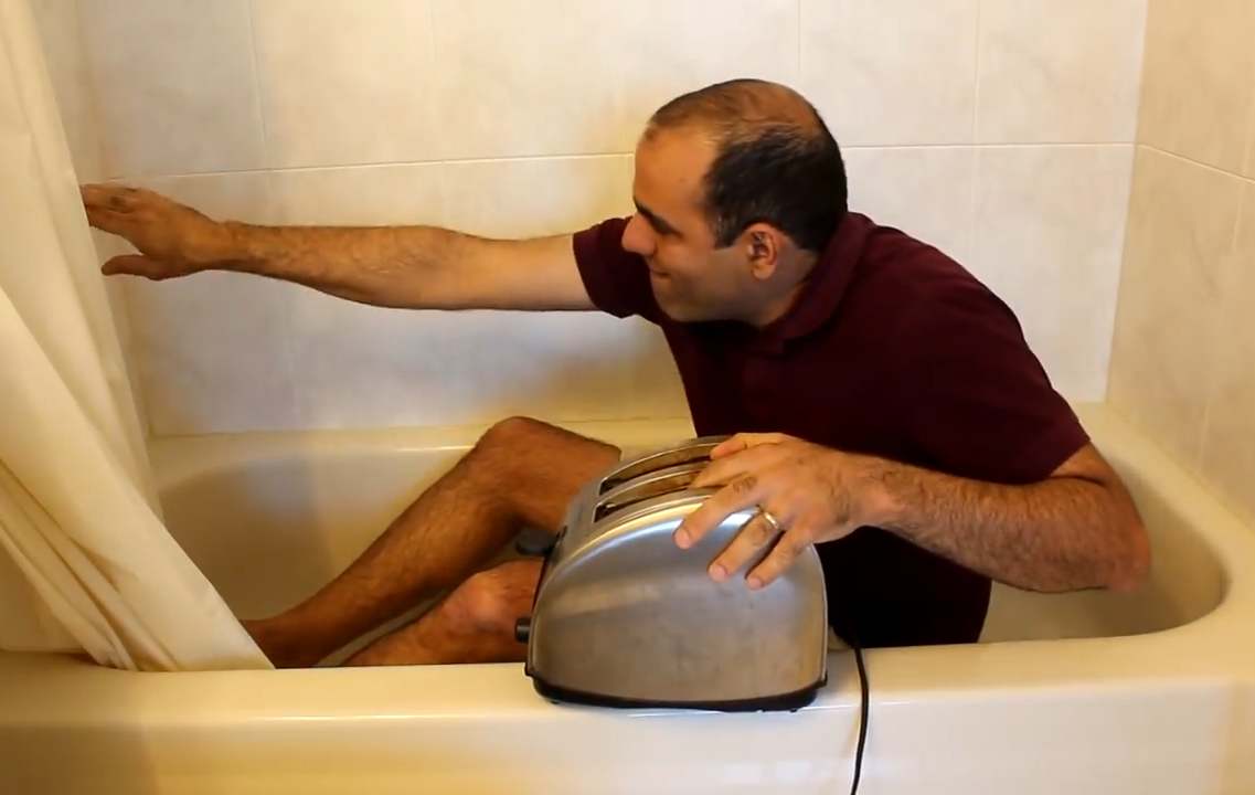 Plantilla de meme ElectroBOOM Toaster Bath