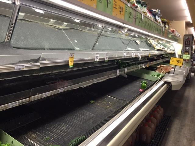 Plantilla de meme Empty Grocery Store