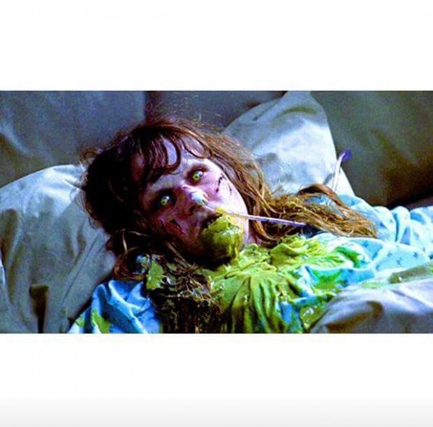 Plantilla de meme Exorcist sick