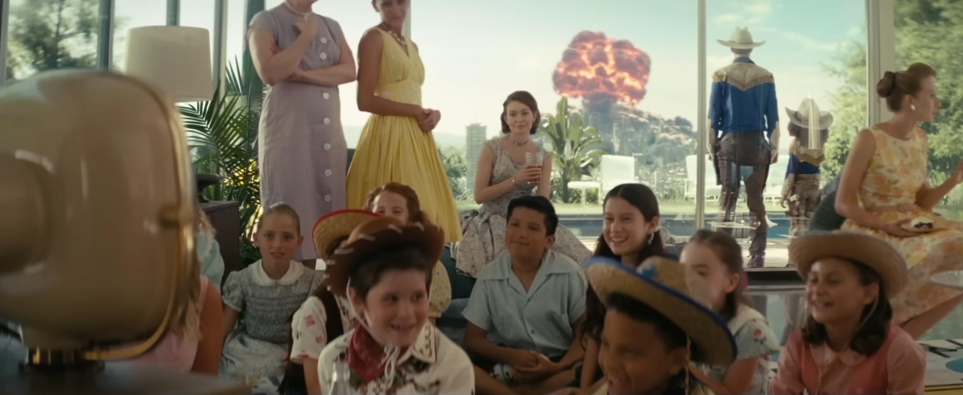 Plantilla de meme Fallout Show Opening Bomb