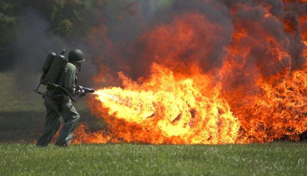Plantilla de meme flamethrower