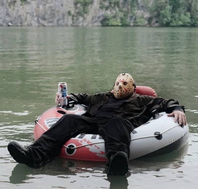 Plantilla de meme Friday 13th Rafting