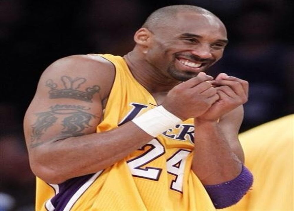 Plantilla de meme Giggly Kobe Bryant