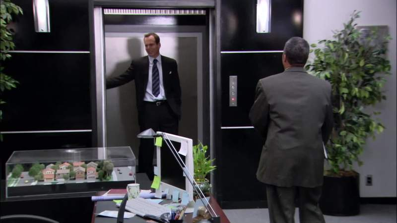 Plantilla de meme gob bluth elevator