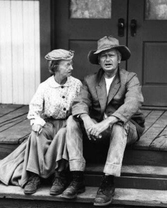 Plantilla de meme Granny and Jed Clampett