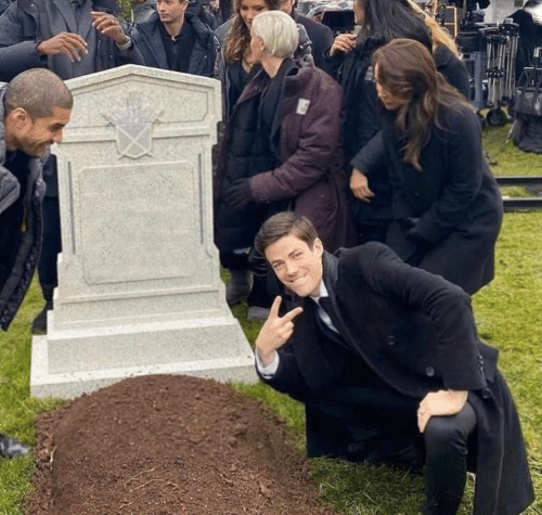 Template meme Grant Gustin over grave