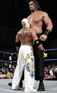 Plantilla de meme Great Khali vs Rey Mysterio
