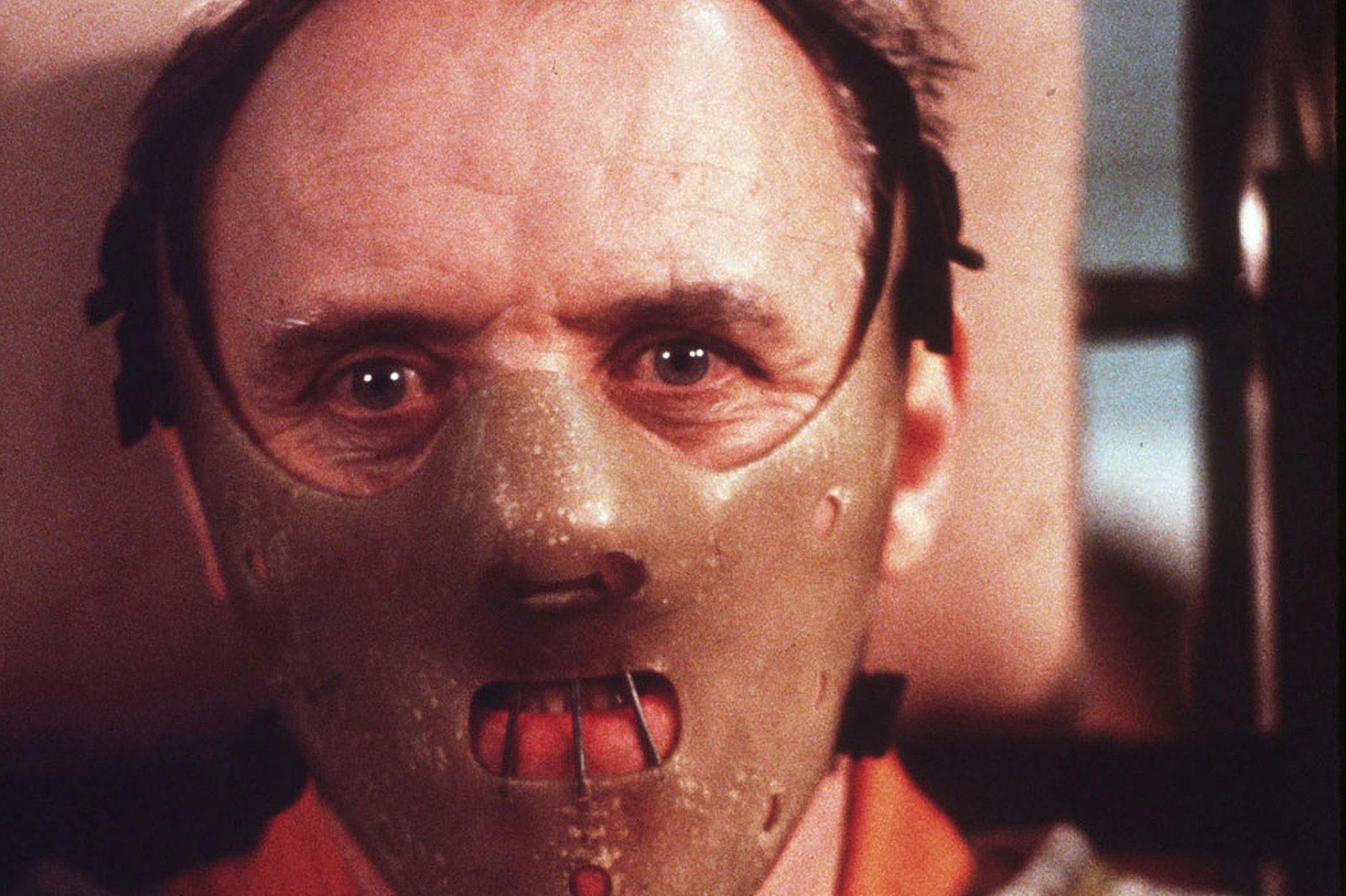Plantilla de meme Hannibal Lecter in mask