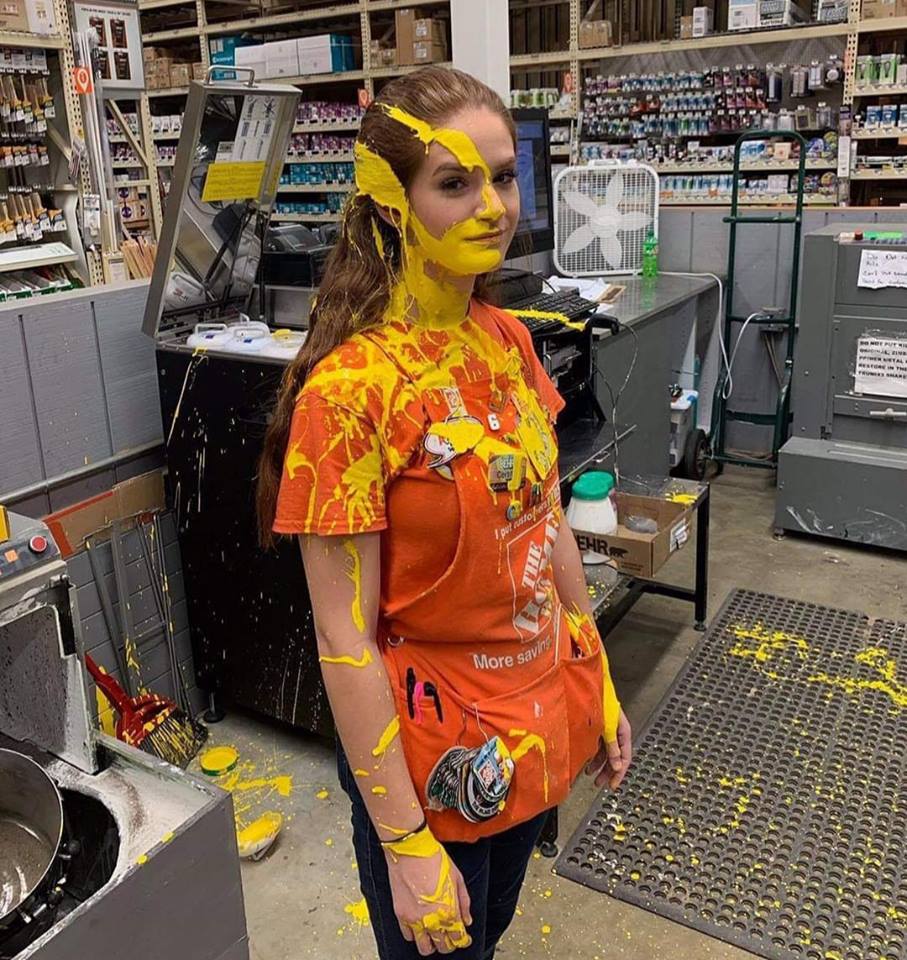 Plantilla de meme HOME DEPOT PAINT GIRL
