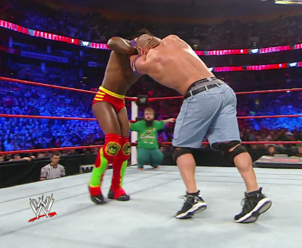Template meme Hornswoggle watching John Cena and Kofi Kingston fight