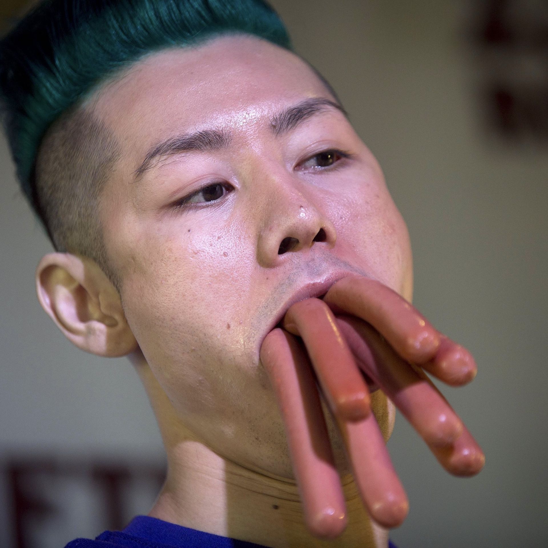 Template meme Hot Dogs Weiners in Mouth