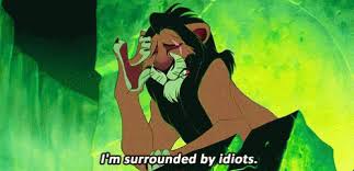 Plantilla de meme i'm surrounded by idiots
