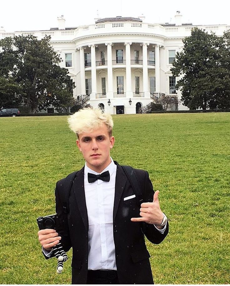Plantilla de meme Jake Paul Tux