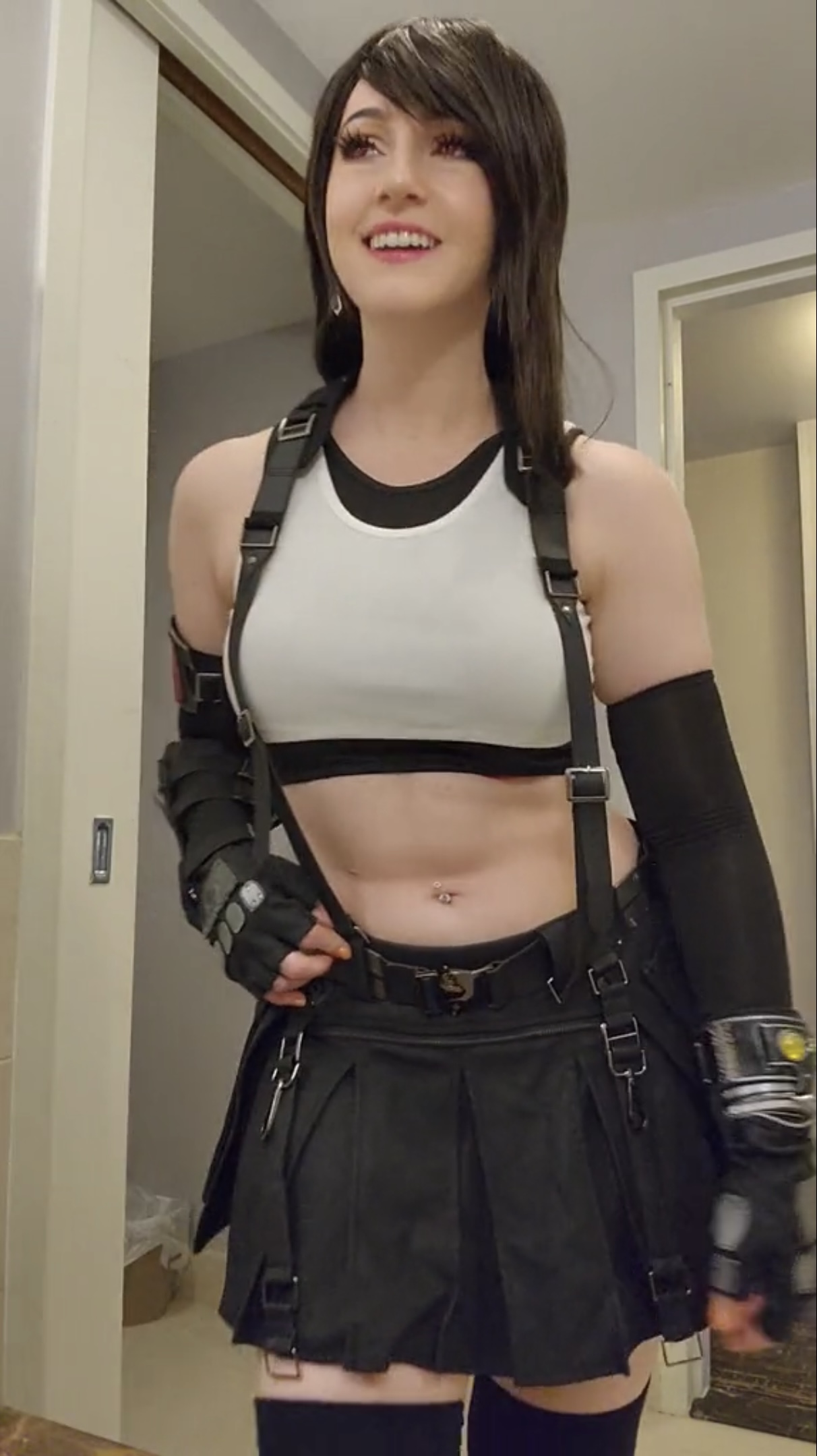 Template meme Jess Blaze Cosplay (Tifa Lockhart) is incredibly Sexy!