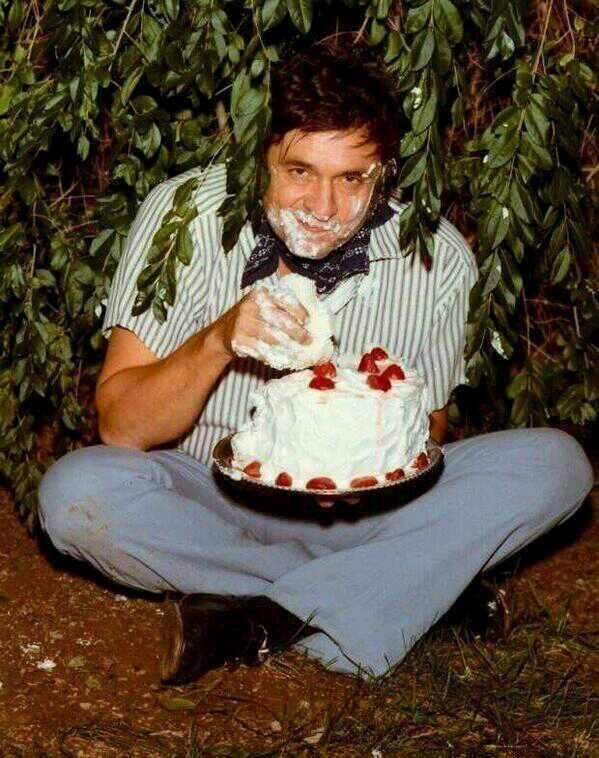 Plantilla de meme johnny cash munchies