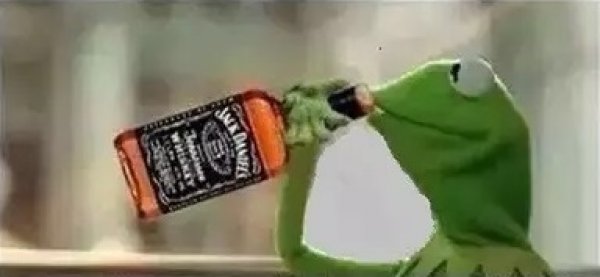 Plantilla de meme Kermit The Frog Drinking Vodka