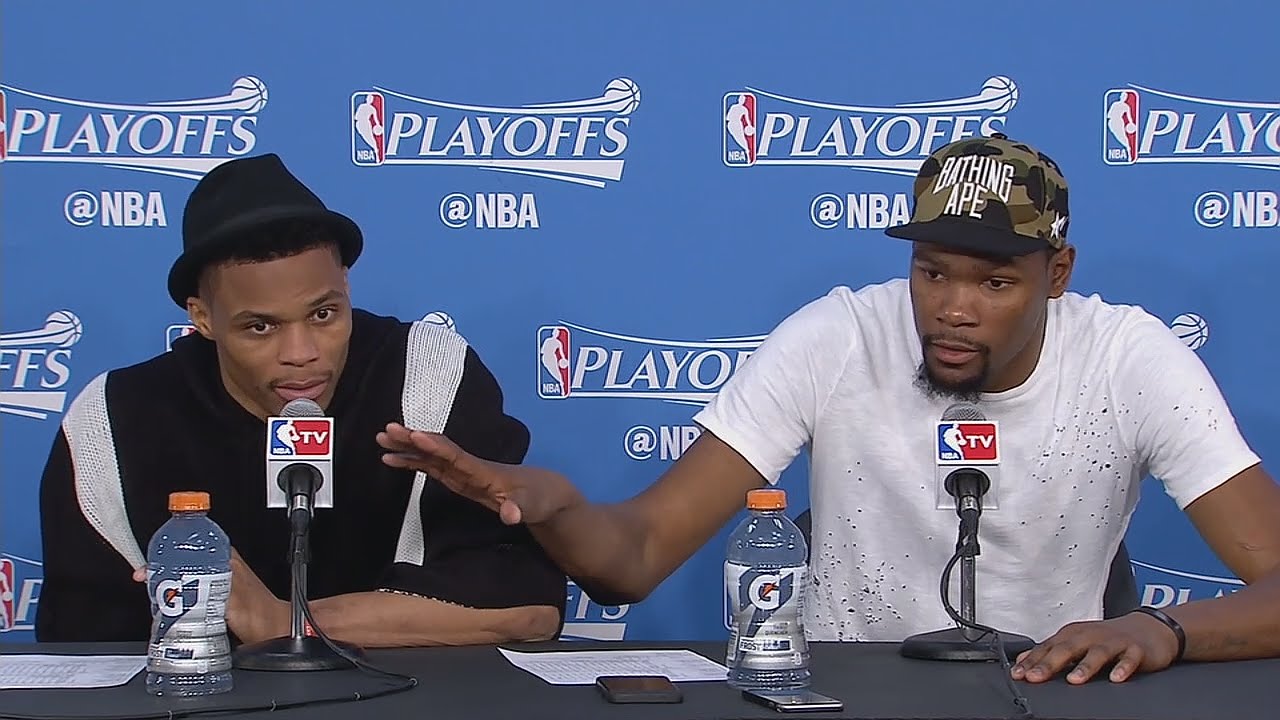 Plantilla de meme Kevin Durant He's an Idiot