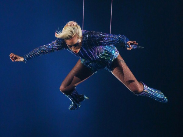 Template meme Lady Gaga Jump
