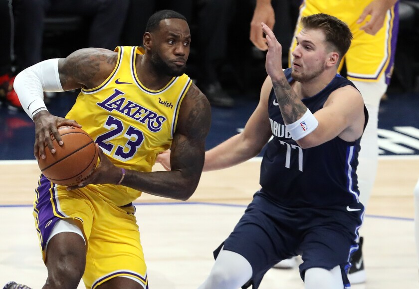 Template meme Lebron James vs Luka Doncic