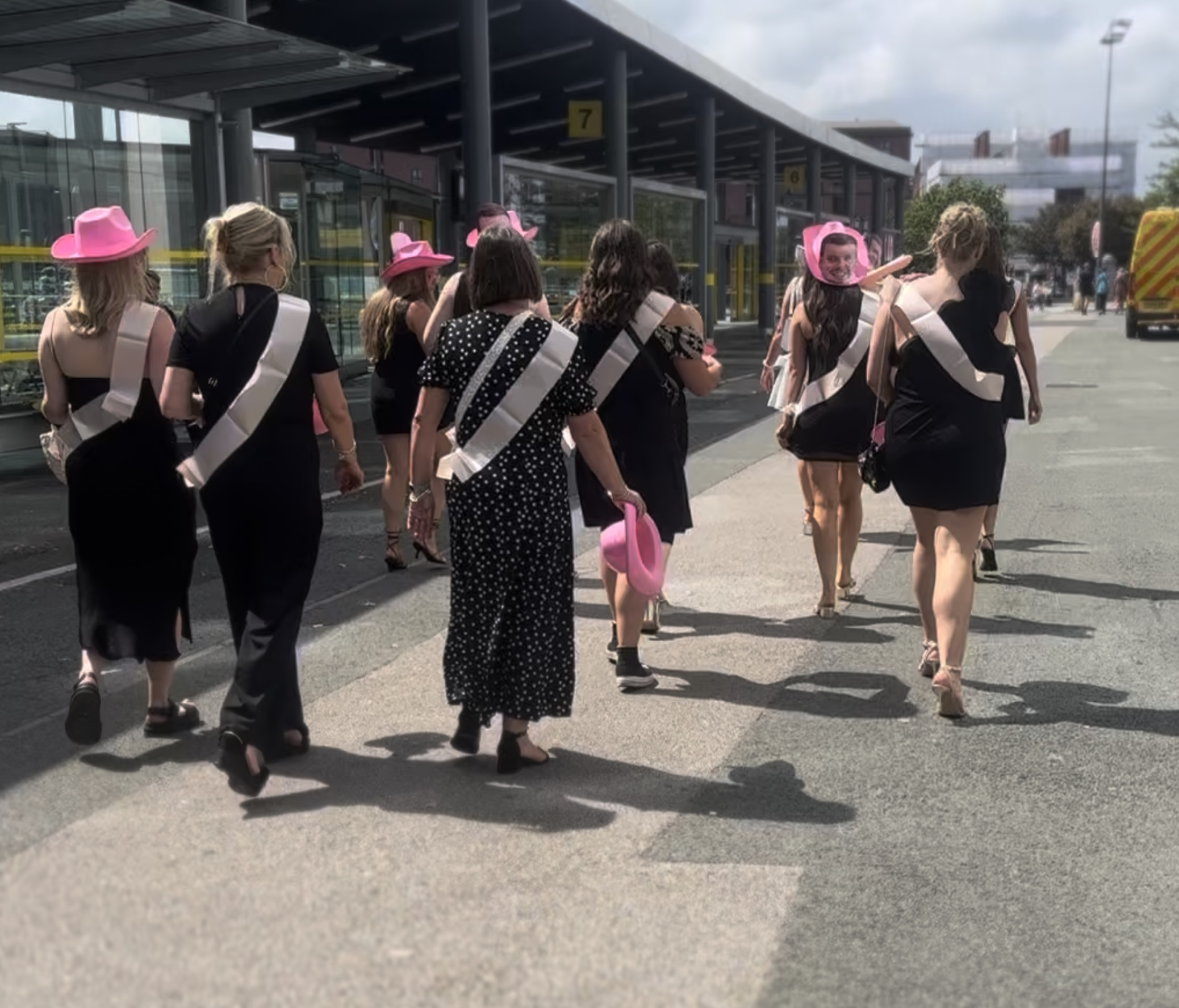 Plantilla de meme Liverpool Bachelorette Party