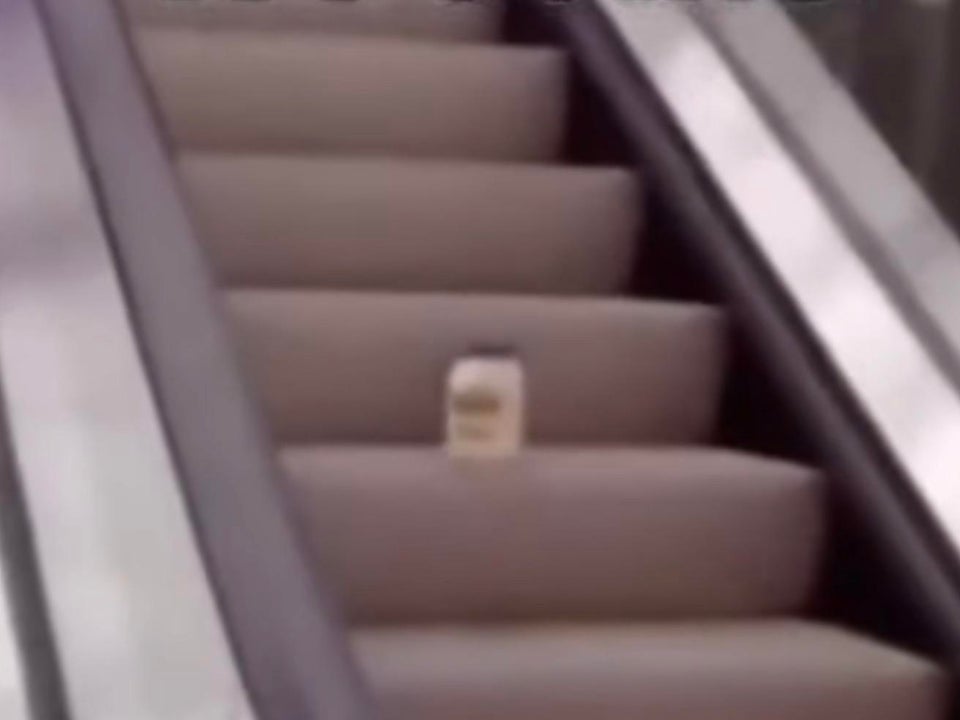 Template meme Mayonnaise On An Escalator