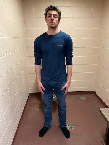 Template meme me hitting the hardest pose after pissing my pants