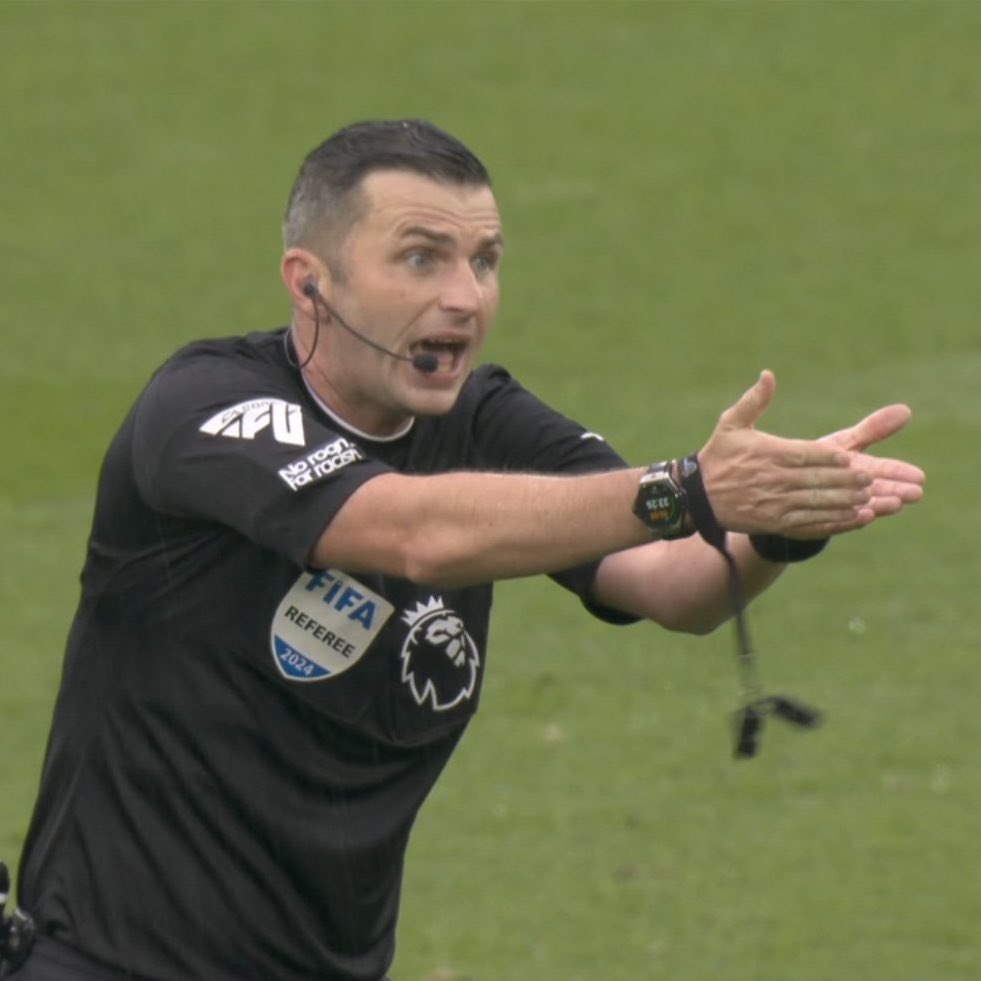Plantilla de meme Michael Oliver explaining