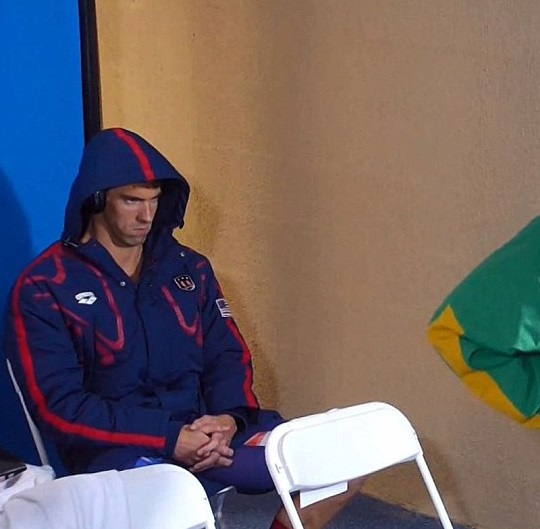 Plantilla de meme Michael Phelps Stare
