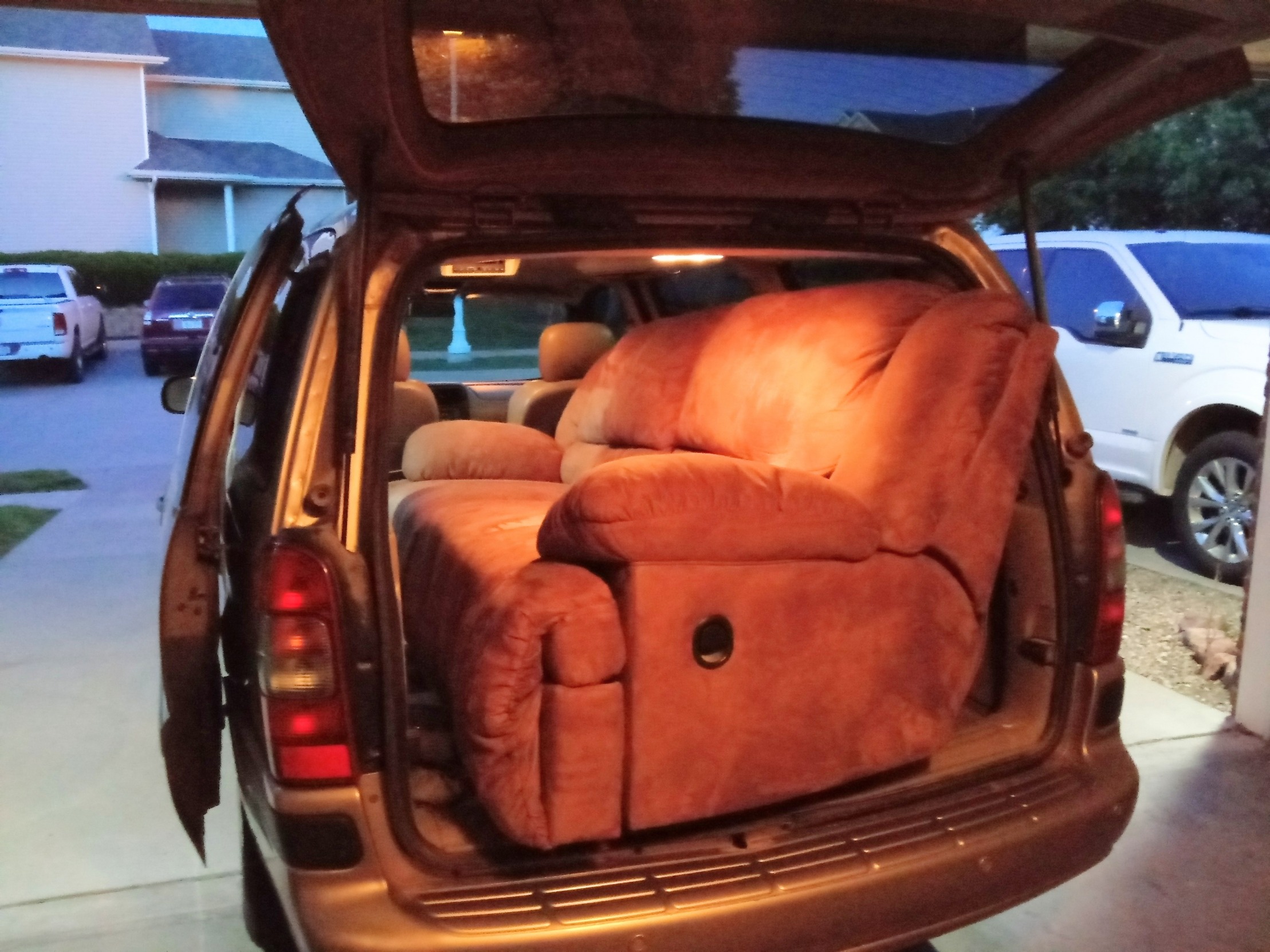 Plantilla de meme minivan truck