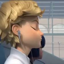 Plantilla de meme Miraculous Ladybug Adrien listening to music